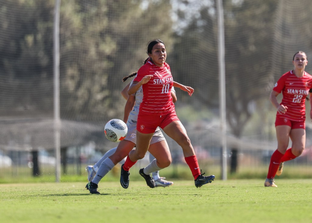 Stan State's Aliah Avila and Makeila Yancey